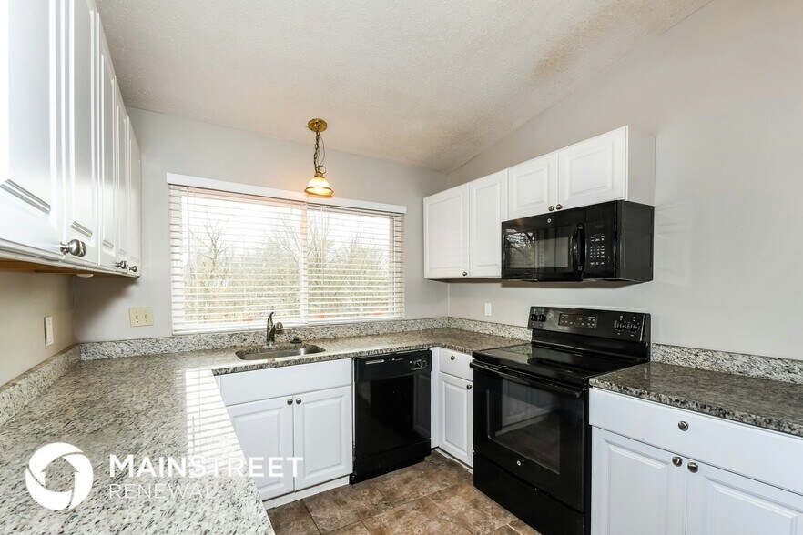 Building Photo - 3665 Hambletonian Dr