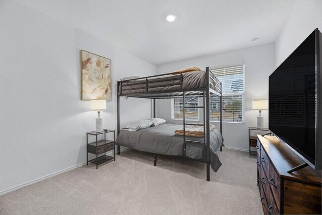 Building Photo - 591 Sormonne Lp