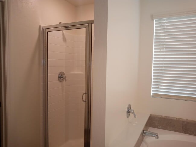 Building Photo - 1945 Kelly Ln