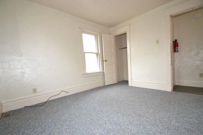 Building Photo - 406 Kling St