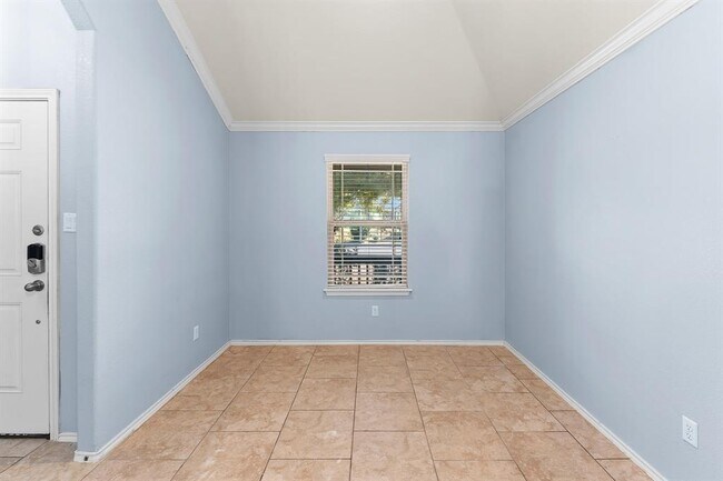 Building Photo - 244 Chickadee Ln