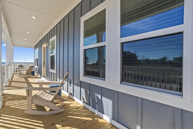 Building Photo - 135 Brady Dr