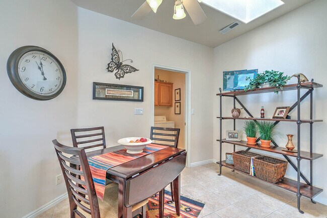 Building Photo - Fully Furnished Home. All utilities includ...