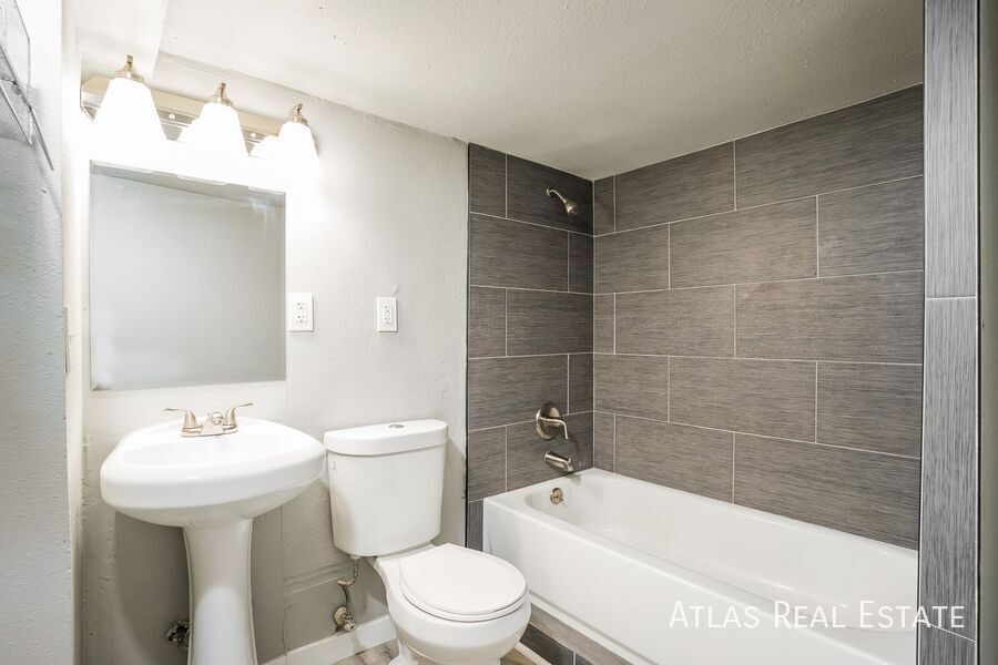 Building Photo - 4028 Colony Hills Cir