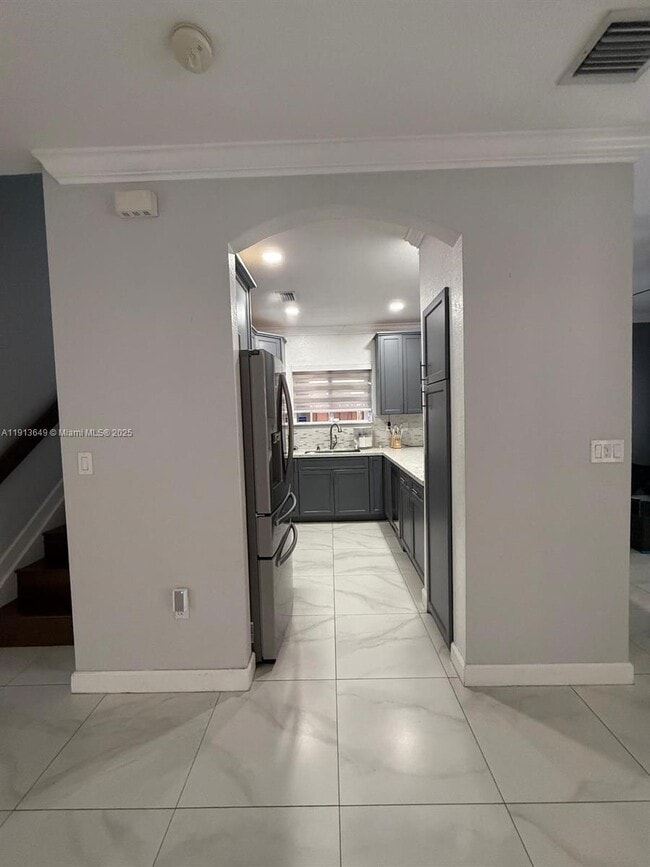 Building Photo - 239 SE 31st Terrace