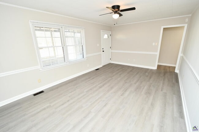 Building Photo - 467 SR 96