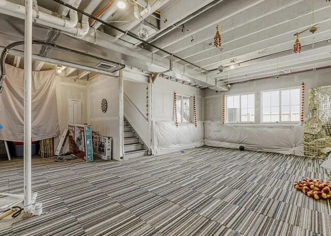 Building Photo - Luxurious CORNER LOT - 3bd 2.5 paired home in Dove Village!