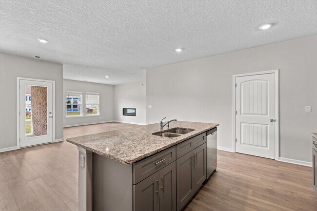 Building Photo - 320 Windemere Lp