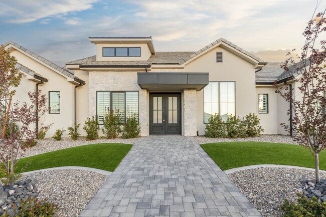 Building Photo - Gorgeous single story with RV Garage in Majestic Fields
