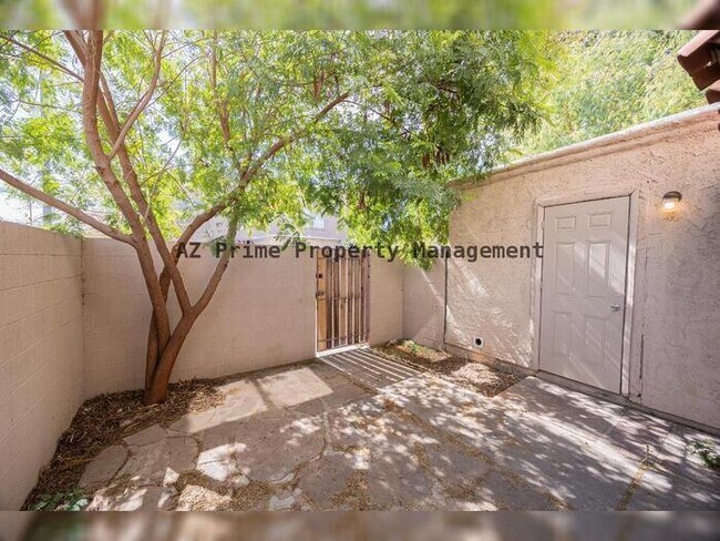 Building Photo - 4260 N 67th Dr