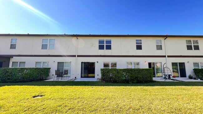 Building Photo - 600 Northern Way