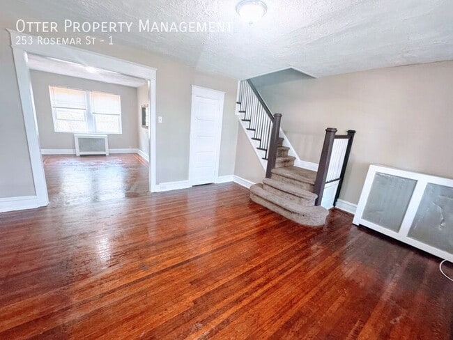Building Photo - 253 Rosemar St