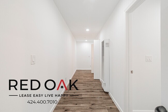 Building Photo - 651 W 92nd St