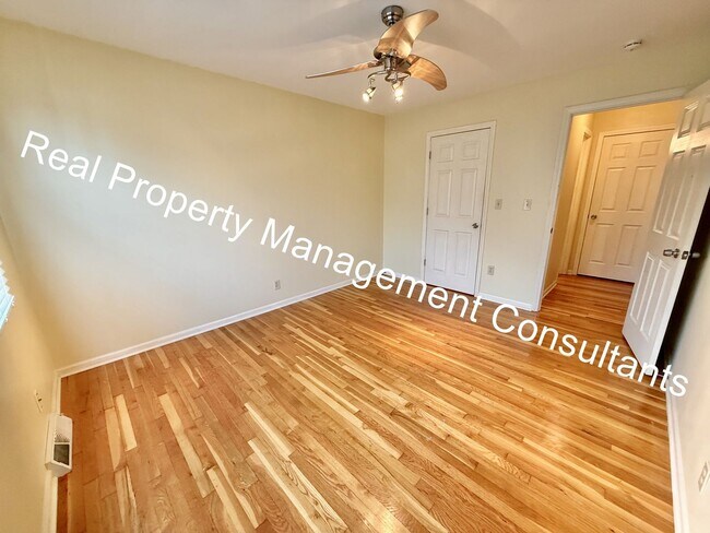 Building Photo - 1 Bedroom in Westport