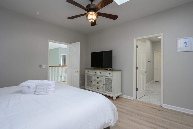 Building Photo - 3 Cassina Ln