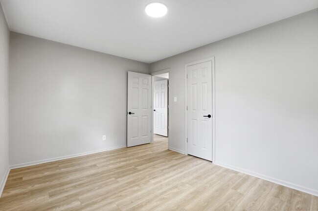 Building Photo - 105 Sumpter Dr