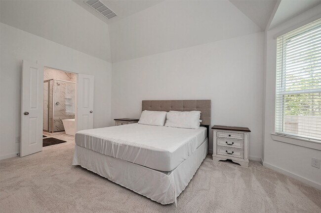 Building Photo - 430 W Cascade Heights Dr