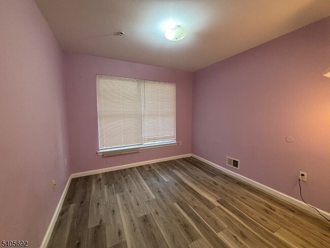 Building Photo - 116 Chariot Ct