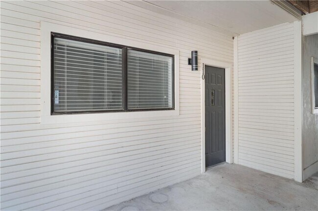 Building Photo - 2605 Enfield Rd