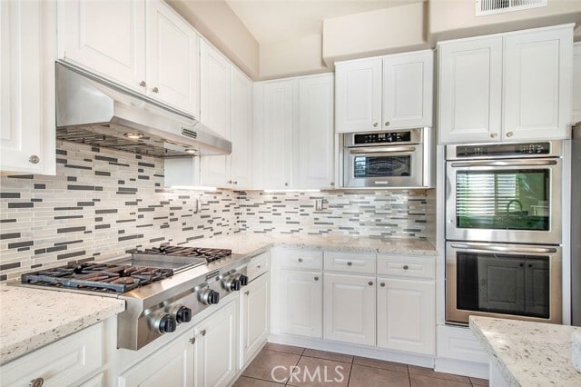 Building Photo - 22705 White Oaks
