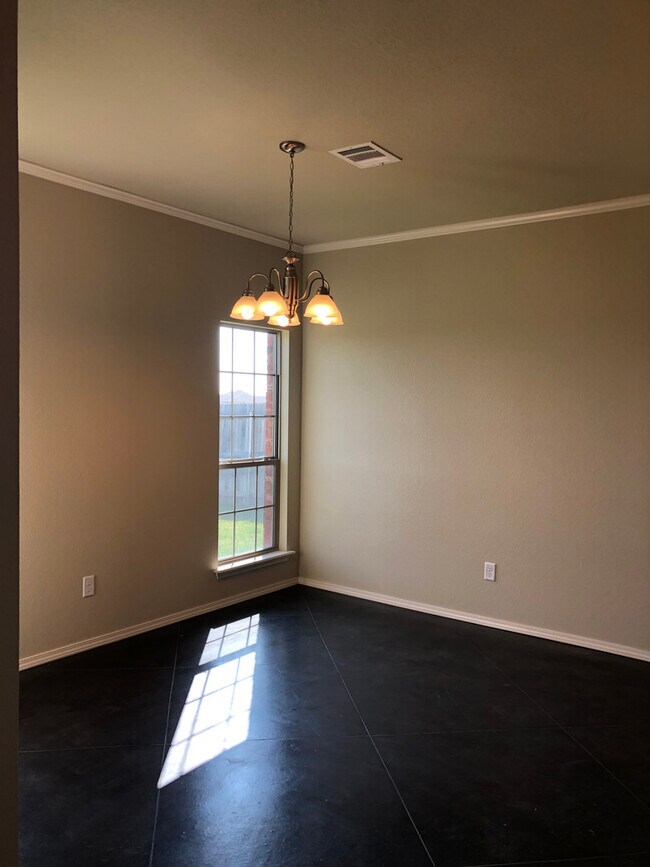 Building Photo - Located in HERITAGE HILLS !!! 2016 Built, ...