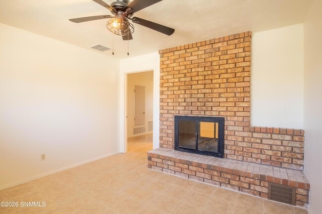 Building Photo - 3102 Hillsdale St