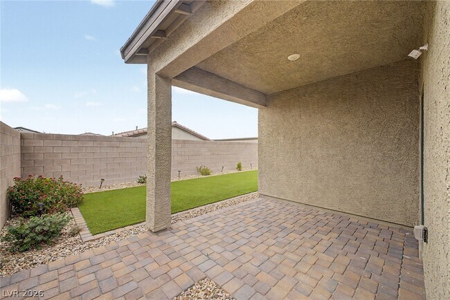 Building Photo - 7552 Blue Lotus Ave