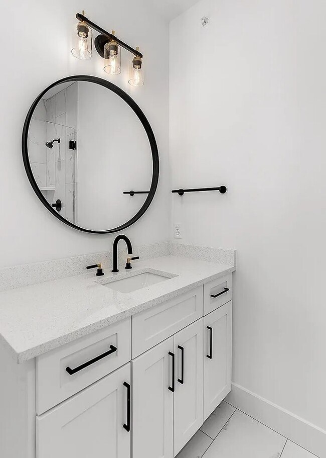 Building Photo - 809 Vickery Dr