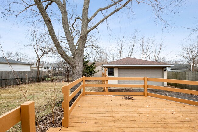 Building Photo - 836 Lily Cache Ln