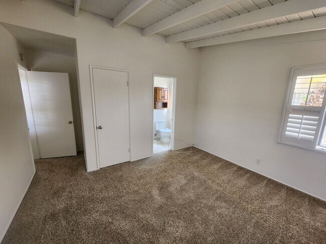 Building Photo - Beautiful 3B/1.5Bath Home in Gardena: $3,8...
