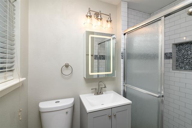 Building Photo - 4609 Biscayne Dr