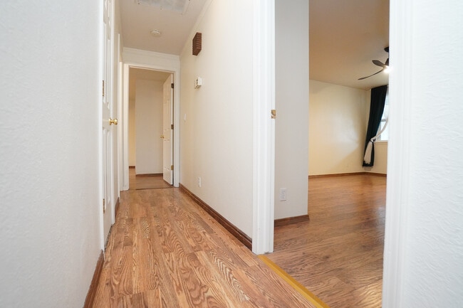 Building Photo - 2569 Camden Ln