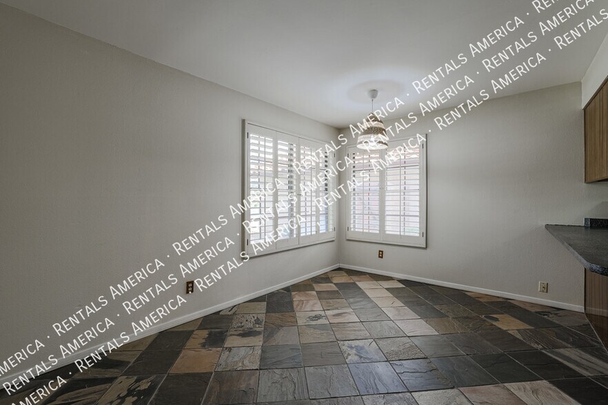 Building Photo - 2160 S Catarina-