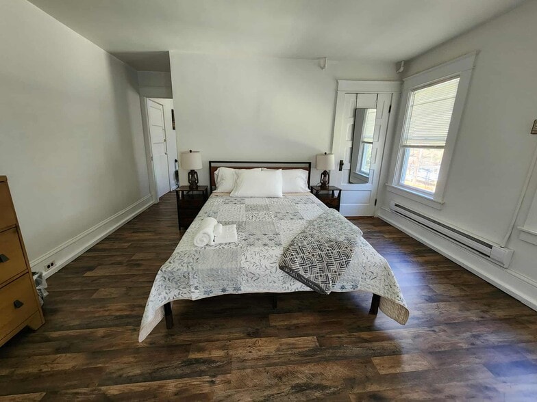 Building Photo - 145 Park Ave