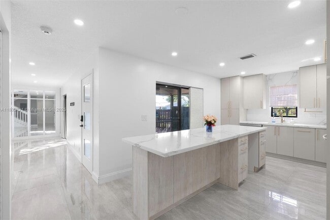 Building Photo - 2622 NW 99th Ave