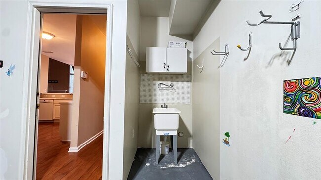 Building Photo - 506 Mirramont Pl