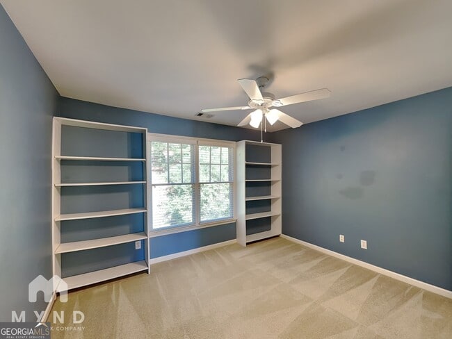 Building Photo - 12515 Magnolia Cir