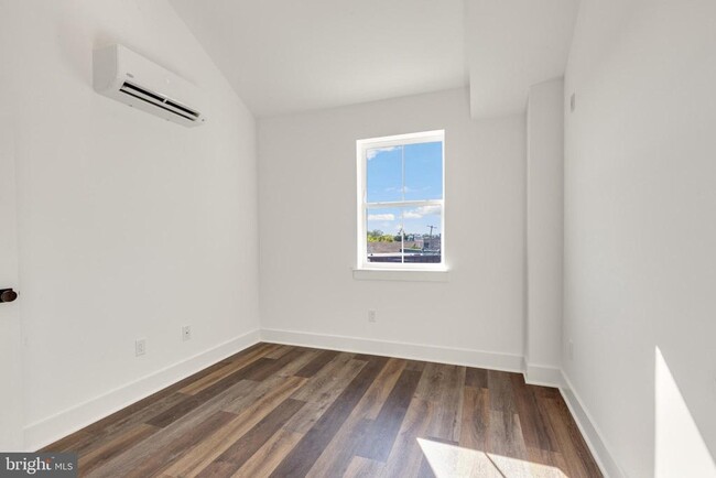Building Photo - 7037 Ridge Ave