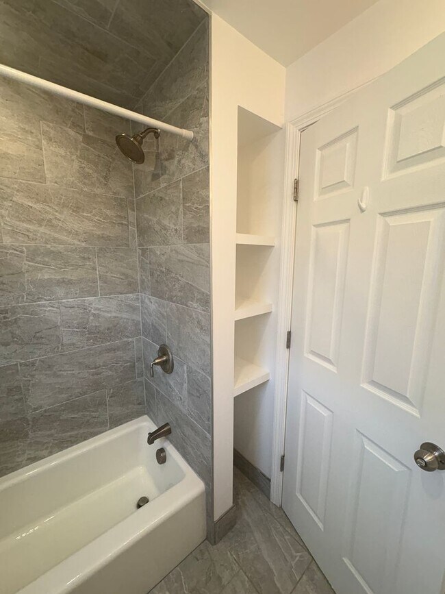 Building Photo - 217-219 Washington Street