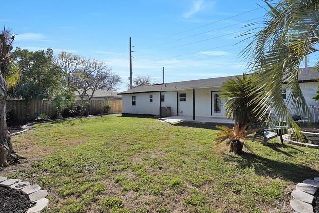 Building Photo - 2239 S Beach Pkwy