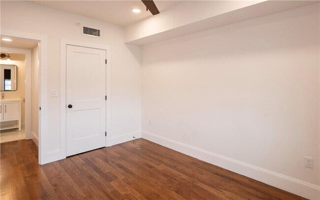 Building Photo - 15 Cranston Ave