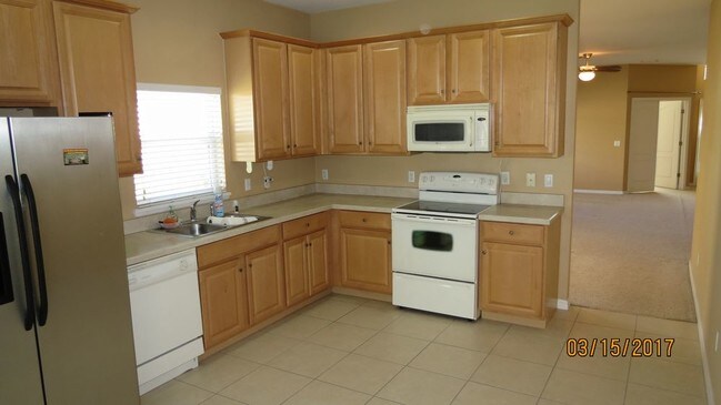 Building Photo - 4 Bed/2 Bath in Beacon Park