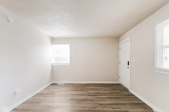 Building Photo - 8161 Schoen Dr