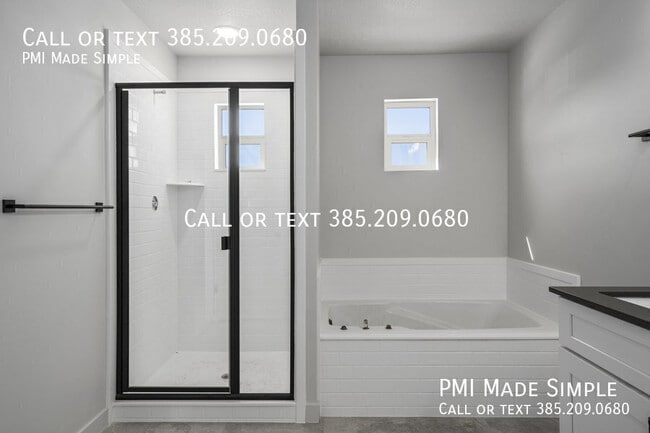 Building Photo - 65 1320