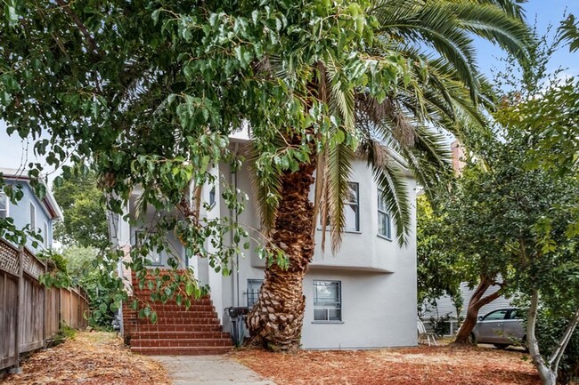 Primary Photo - Fantastically Located Garden Apartment
