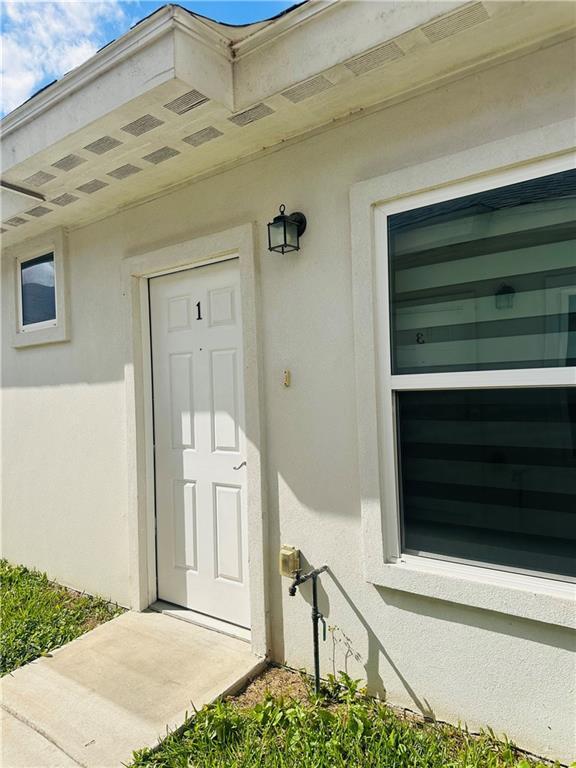 Building Photo - 13 West Dr