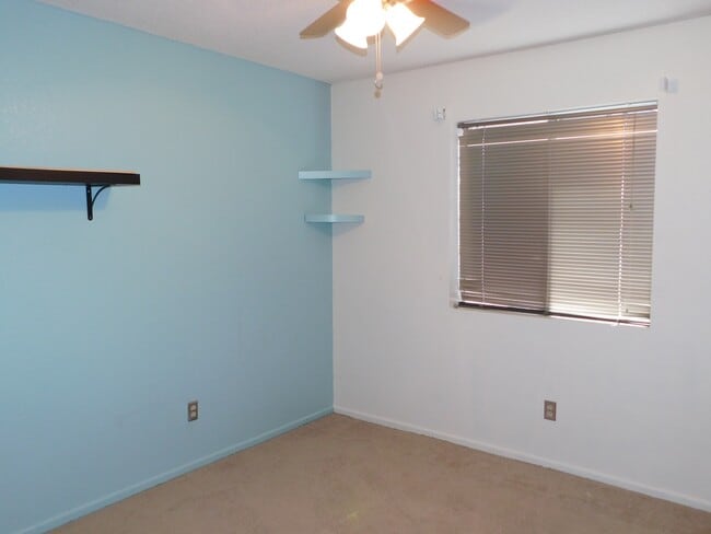Building Photo - 4 BEDROOM HOME IN COLLEGE PARK!