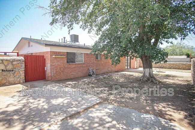 Building Photo - 5125 Round Rock Dr