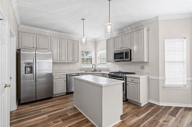 Building Photo - 7181 Windmill Pl S