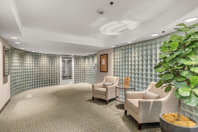 Building Photo - 1414 SW 3rd Ave